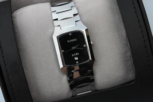 钨钢表带手表该怎样颐养？